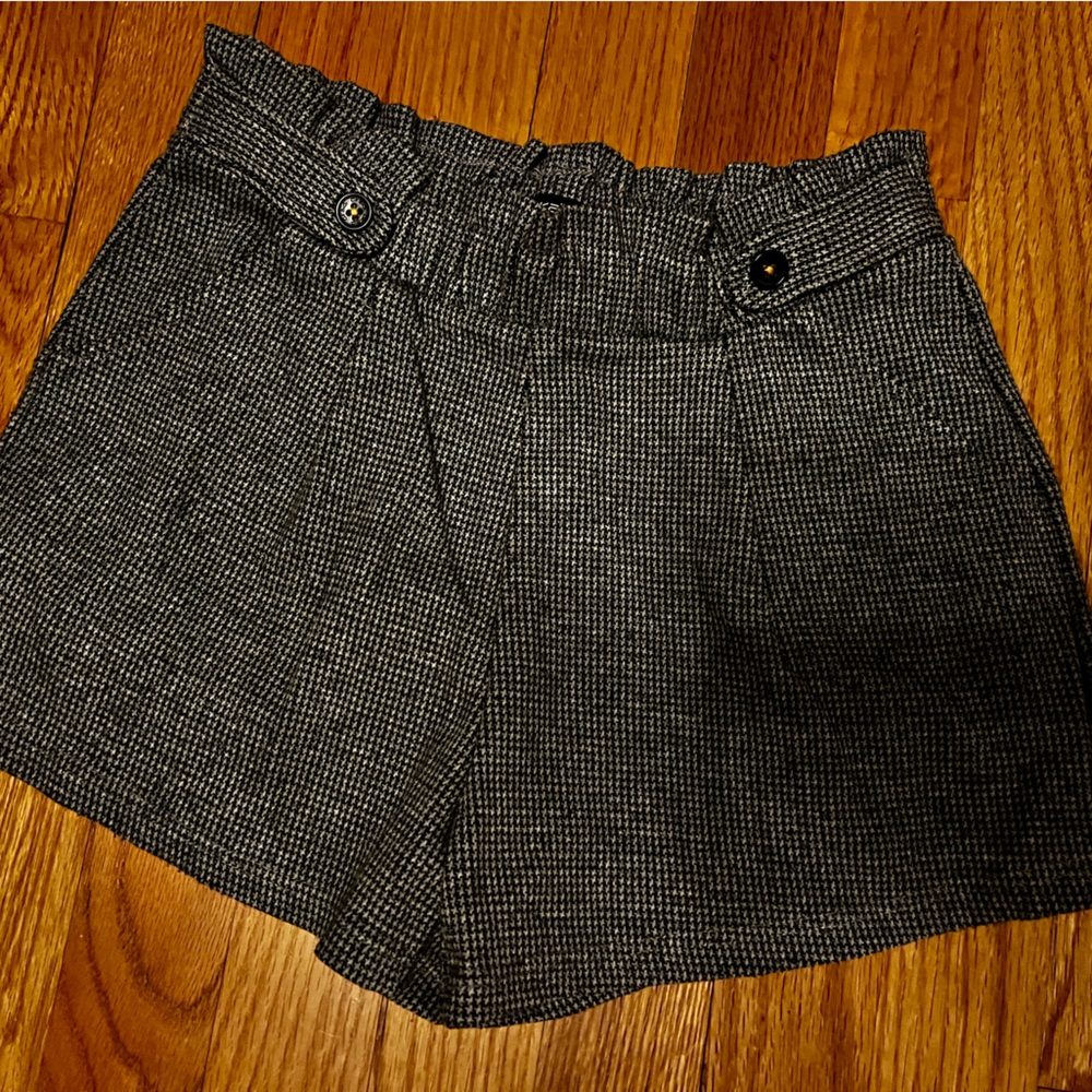 Okaidi black and white checkered shorts, kids size 10. Excellent condition!